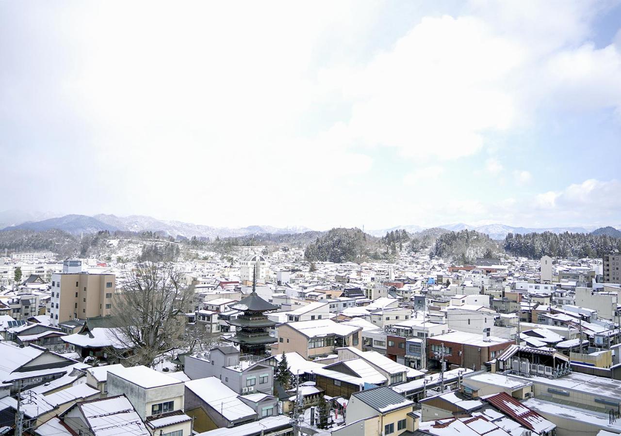 And Gift Takayama